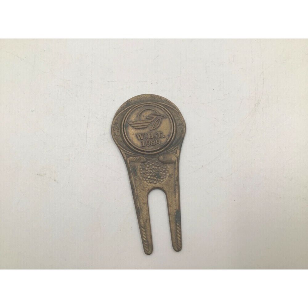 W.B.T. 1989 Divot Tool & 1" Coin Golf Marker Vintage